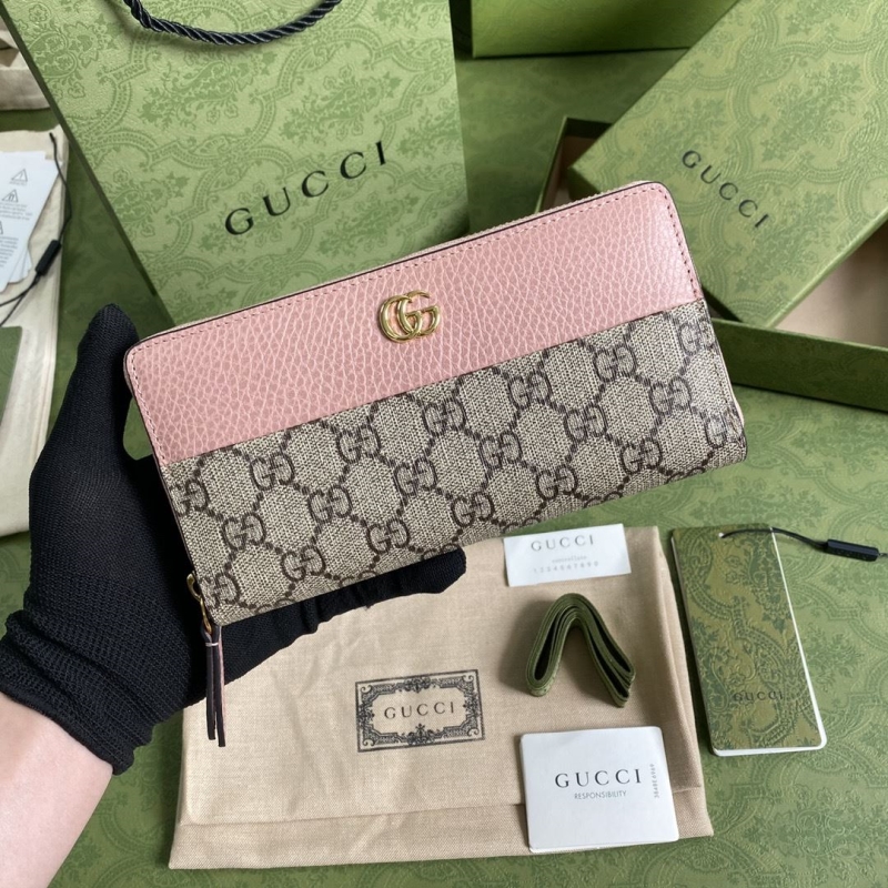 G*u*i wallets & purse